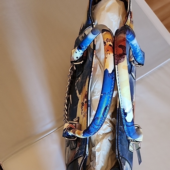 G by Guess Blue and Yellow Floral Tote - Picture 4 of 12